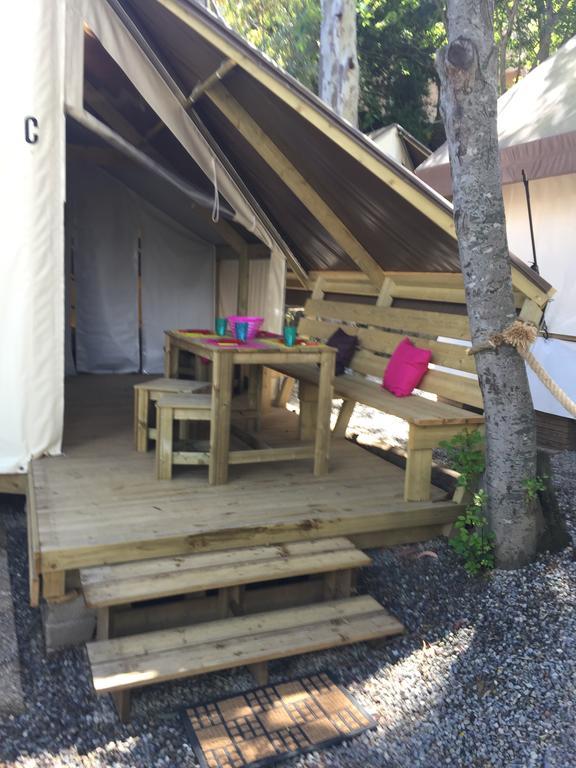 Camping Les Orangers San-Martino-di-Lota Oda fotoğraf